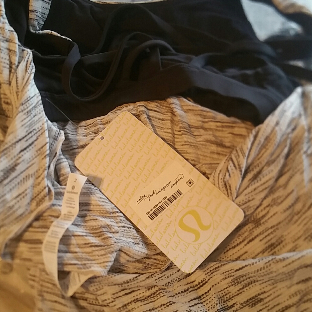 New lululemon free to be serene tank top tiger 2 - Picture 7 of 8